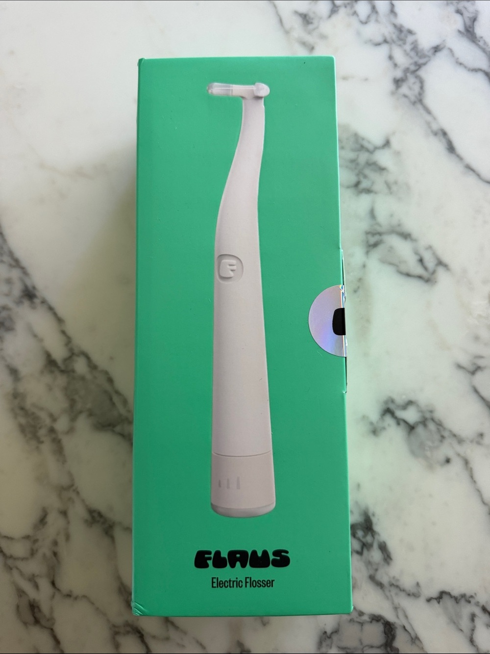 FLAUS Electric Flosser in White starter kit